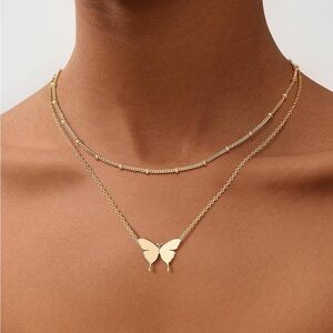NWOT Gold Butterfly Pendant Necklace